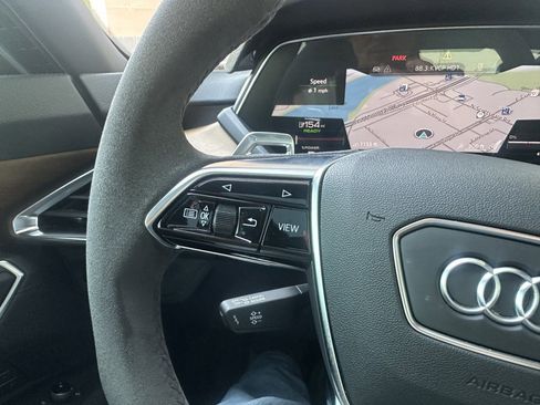 Used 2022 Audi e-tron GT Premium Plus image 19