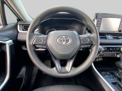 Used 2021 Toyota RAV4 XLE FWD image 6