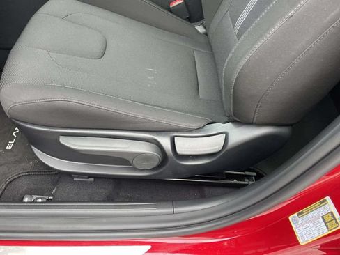 Certified 2026 Hyundai Elantra SE FWD image 15