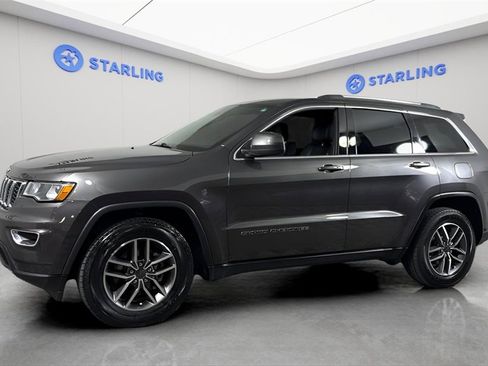 Used 2020 Jeep Grand Cherokee Laredo w/ Laredo X Package image 2