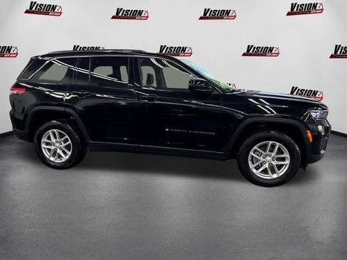 Used 2023 Jeep Grand Cherokee Laredo AWD/4WD image 4