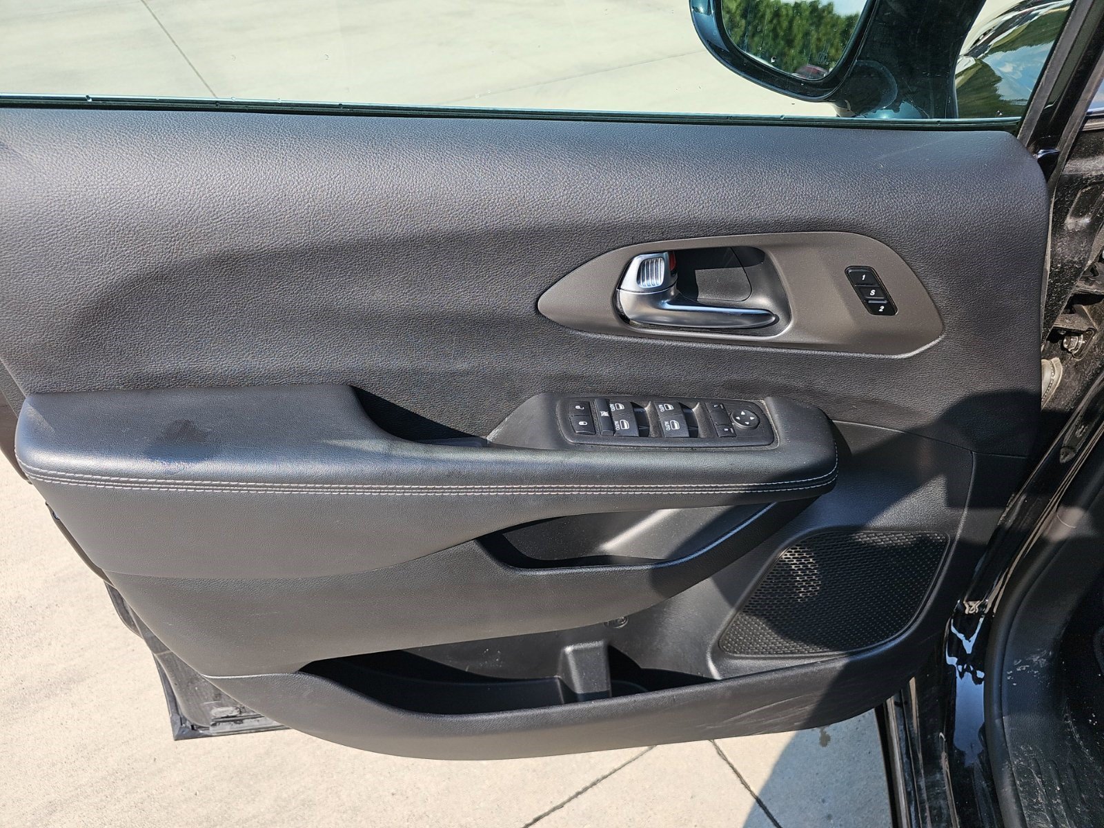 Used 2025 Chrysler Pacifica Select FWD image 19