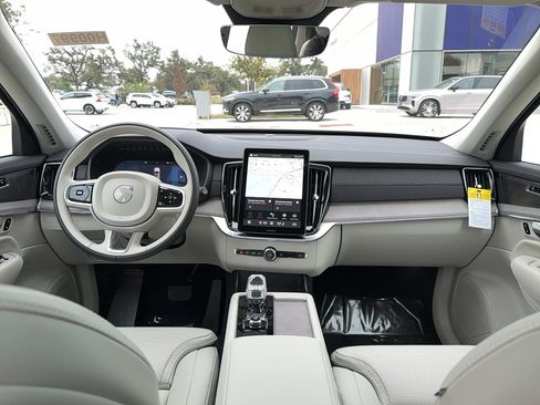 Used 2026 Volvo XC90 B6 Ultra w/ Protection Package AWD/4WD image 17