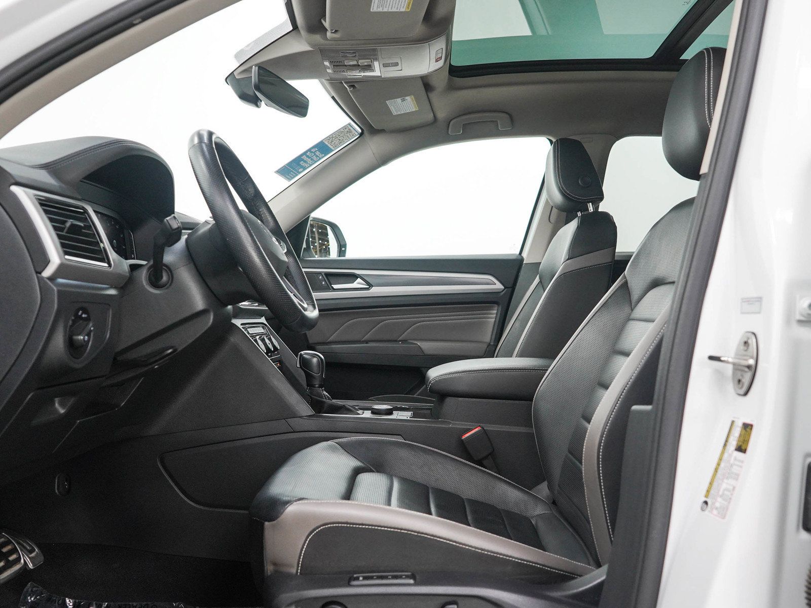 Used 2023 Volkswagen Atlas SEL Premium AWD/4WD image 24