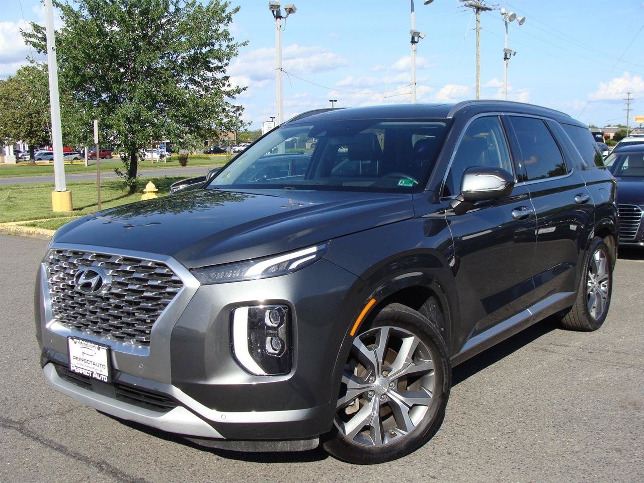 Used 2022 Hyundai Palisade Limited w/ Cargo Package AWD/4WD image 3
