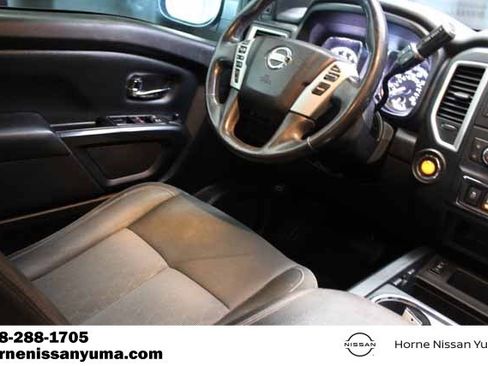 Used 2019 Nissan Titan SV w/ SV Convenience Package image 10