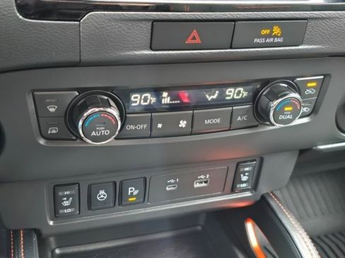 Used 2023 Nissan Frontier PRO-4X w/ Pro Convenience Package AWD/4WD image 29