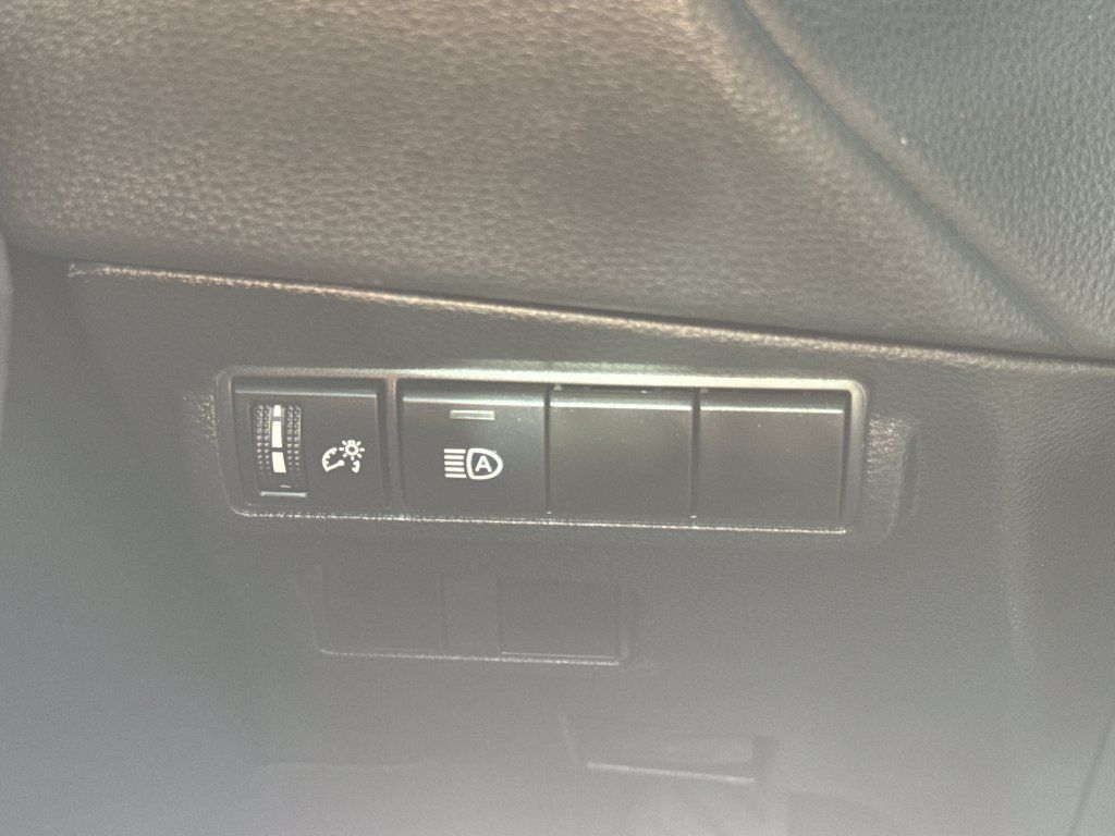 Used 2023 Toyota Corolla Cross LE w/ Moonroof Package AWD/4WD image 30