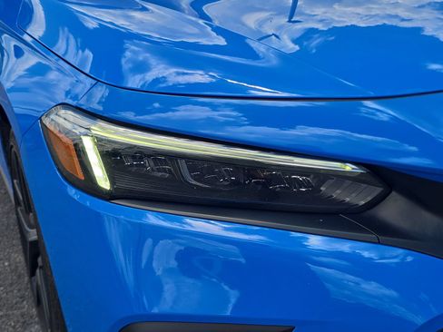 Used 2023 Honda Civic Sport image 7