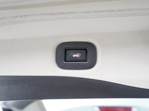 Used 2017 Nissan Rogue SL w/ SL Premium Package AWD/4WD image 17