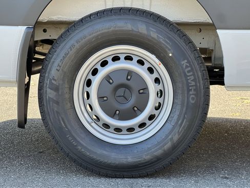 New 2026 Mercedes-Benz Sprinter 2500 image 10