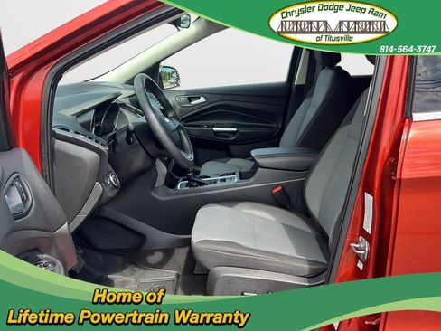 Used 2019 Ford Escape SE image 16