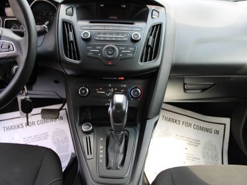 Used 2016 Ford Focus SE image 33