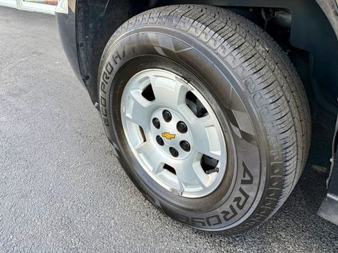 Used 2010 Chevrolet Suburban LS w/ Interior Plus Package image 12