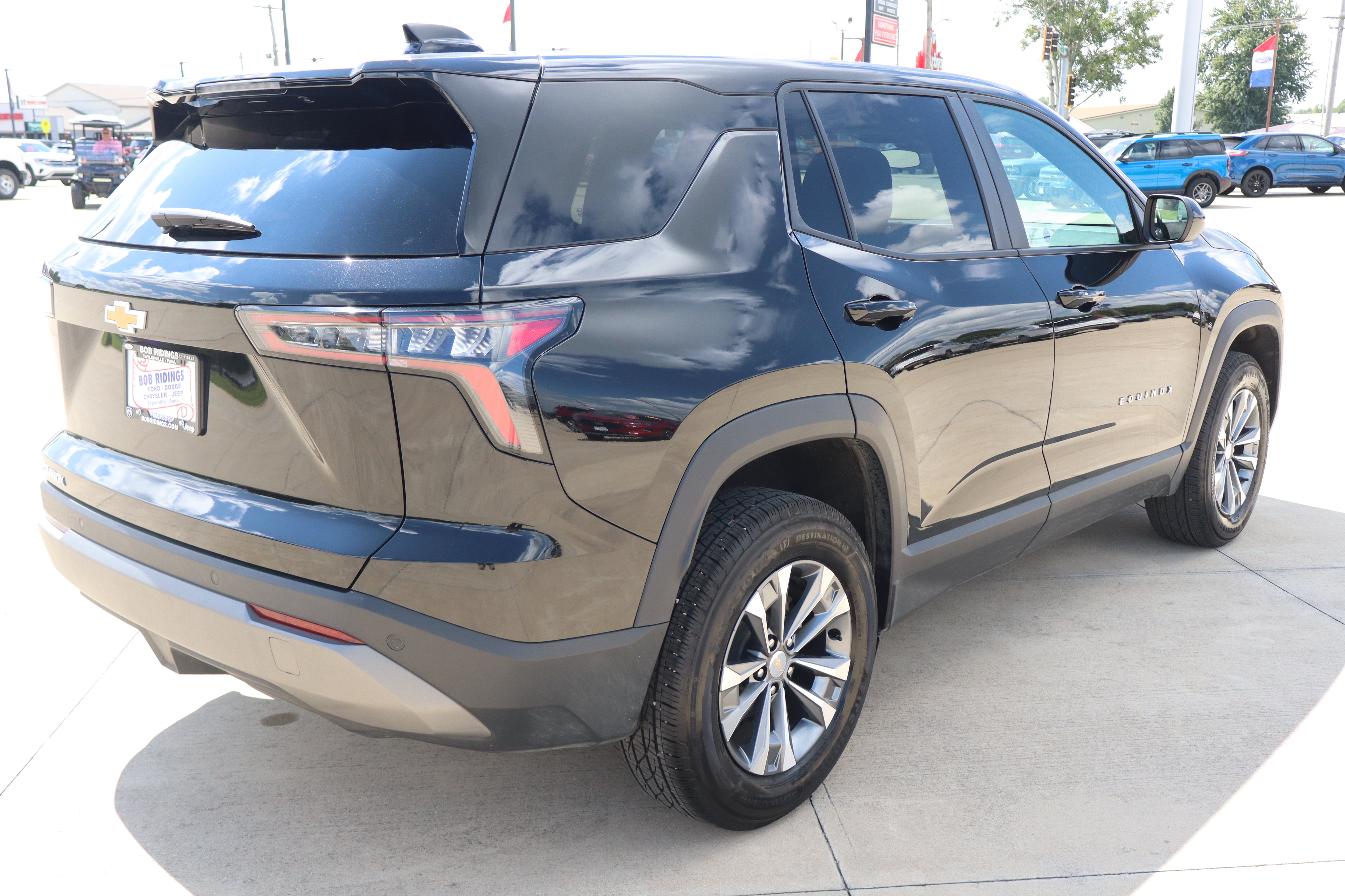 Used 2026 Chevrolet Equinox LT FWD image 5