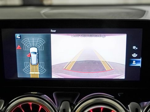 Certified 2023 Mercedes-Benz EQB 250+ w/ Exclusive Package image 21