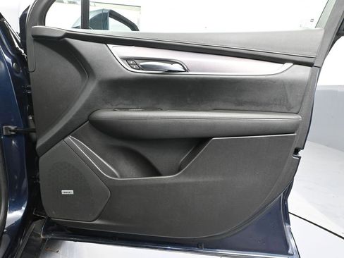 Used 2017 Cadillac XT5 Luxury image 48