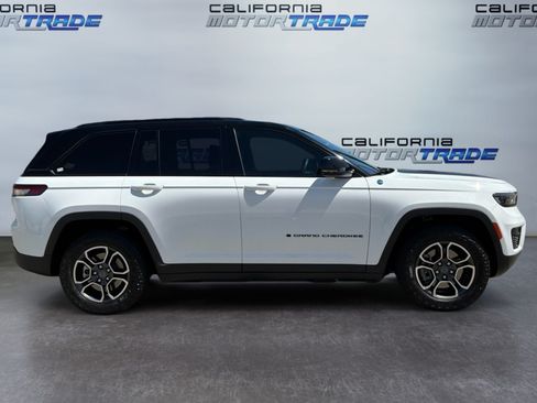Used 2023 Jeep Grand Cherokee Trailhawk AWD/4WD image 4