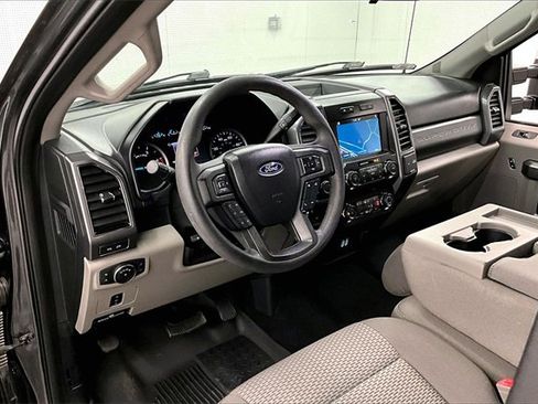 Used 2019 Ford F250 XLT w/ XLT Premium Package image 12