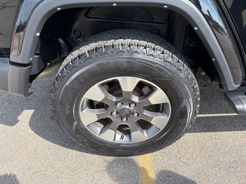 Used 2023 Jeep Wrangler Unlimited Sahara w/ Cold Weather Group AWD/4WD image 38