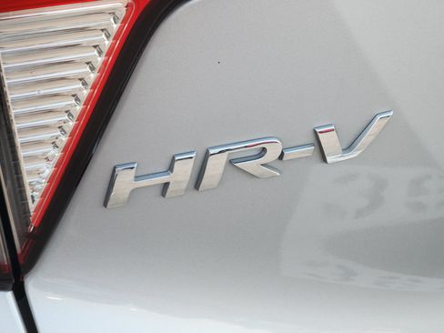 Used 2022 Honda HR-V EX-L image 40