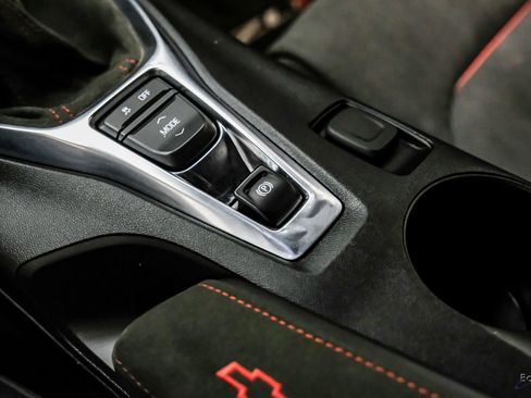 Used 2021 Chevrolet Camaro ZL1 image 59