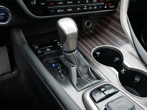 Used 2018 Lexus RX 450h AWD image 21