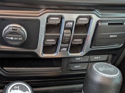 Used 2022 Jeep Wrangler Unlimited Sport AWD/4WD image 16