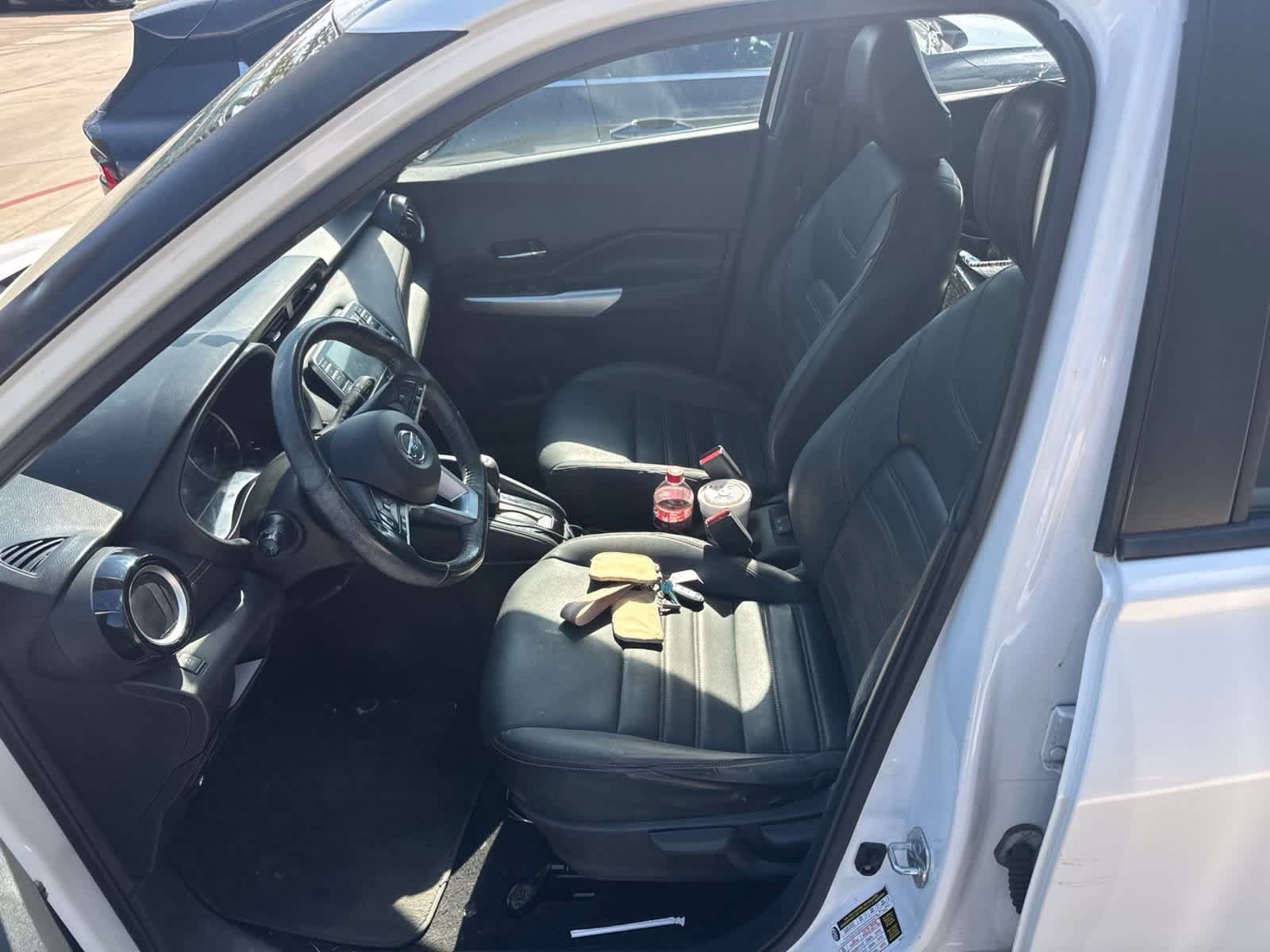 Used 2019 Nissan Kicks SR w/ SR Premium Package FWD image 7