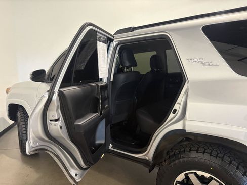 Used 2023 Toyota 4Runner TRD Off-Road Premium AWD/4WD image 29