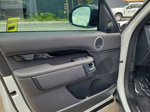 Used 2025 Land Rover Discovery S AWD/4WD image 23