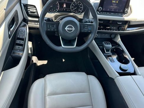 Used 2023 Nissan Rogue SL AWD/4WD image 6