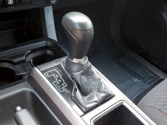 Used 2021 Toyota Tacoma SR5 AWD/4WD image 15