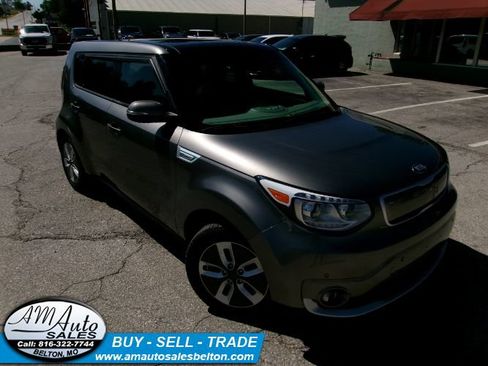 Used 2017 Kia Soul EV + w/ Sun & Fun Package FWD image 26