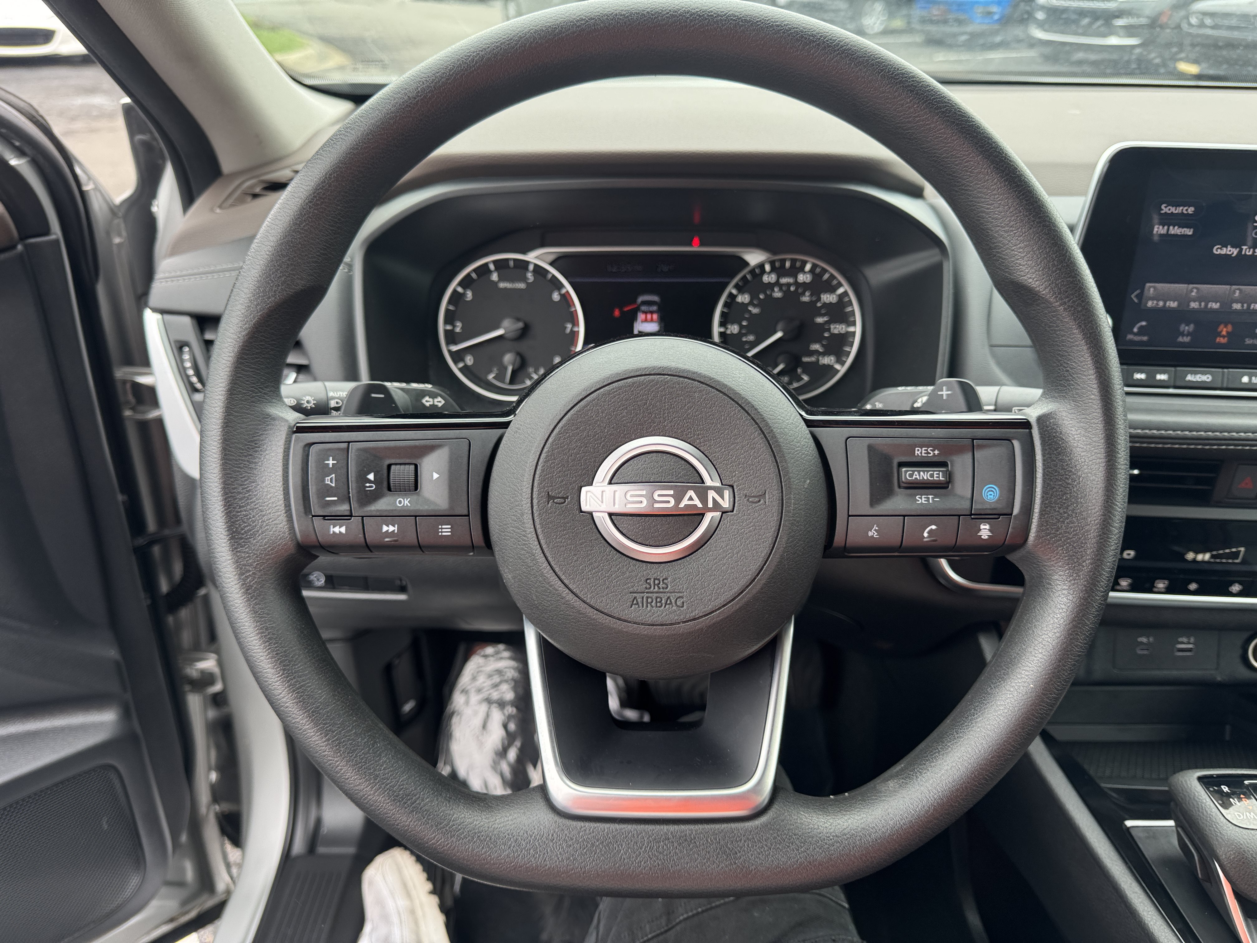 Used 2023 Nissan Rogue SV AWD/4WD image 18