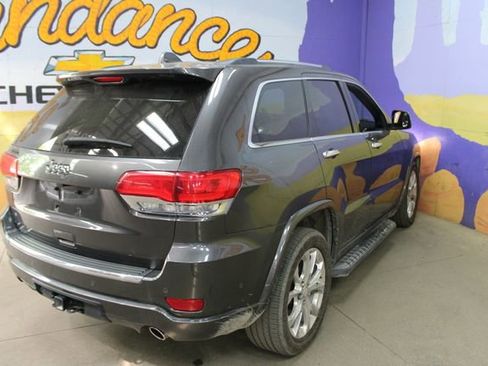 Used 2019 Jeep Grand Cherokee Overland w/ Jeep Active Safety Group AWD/4WD image 8