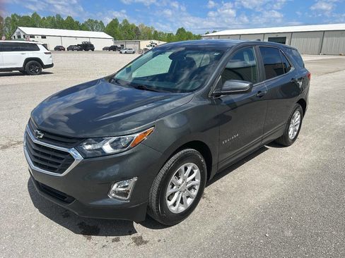 Used 2021 Chevrolet Equinox LT image 2