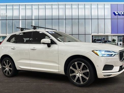 Used 2018 Volvo XC60 T6 Momentum w/ Convenience Package image 1