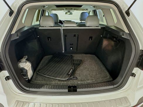 Used 2022 Volkswagen Taos SE w/ Panoramic Sunroof Package image 31