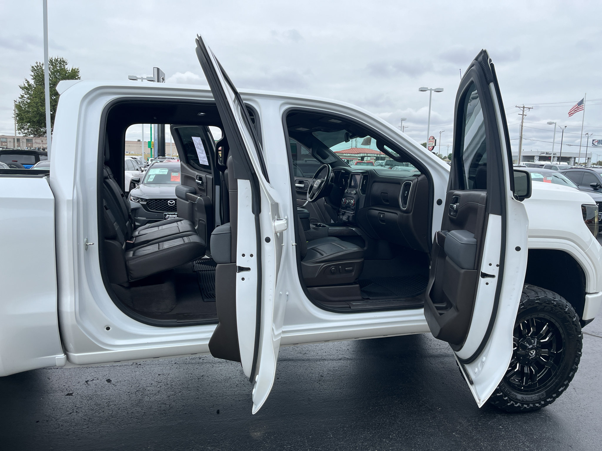 Used 2021 GMC Sierra 1500 Denali AWD/4WD image 42