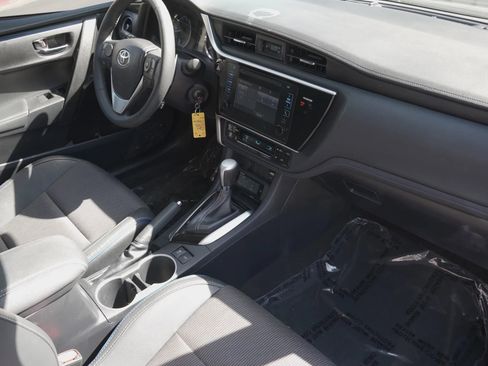 Used 2017 Toyota Corolla SE image 10
