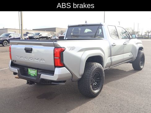 Used 2025 Toyota Tacoma TRD Sport image 6