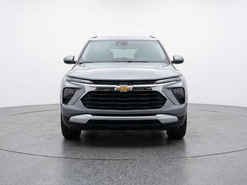 Used 2025 Chevrolet TrailBlazer LT FWD image 2