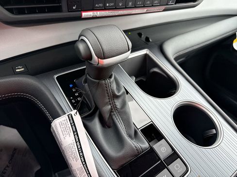 Certified 2026 Toyota Sienna XLE image 23