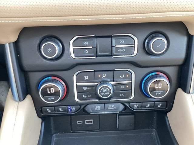 Used 2021 Chevrolet Tahoe Premier w/ Premium Package AWD/4WD image 19