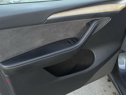 Used 2023 Tesla Model Y Long Range image 9