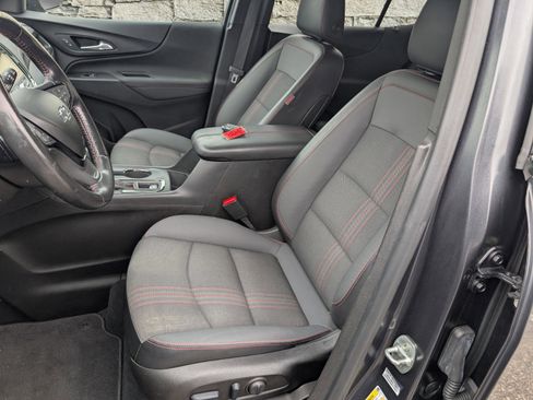 Used 2022 Chevrolet Equinox RS w/ Infotainment Package image 16