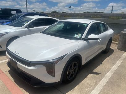 Certified 2025 Kia K4