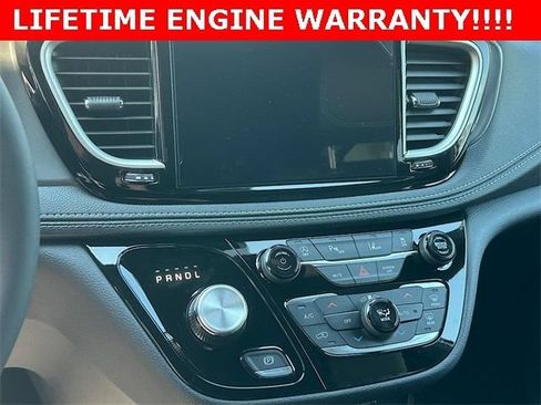 New 2026 Chrysler Pacifica Select FWD image 23