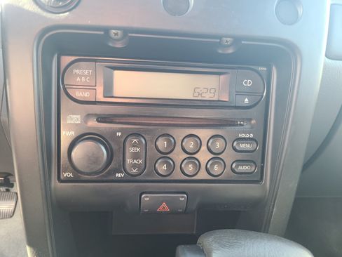 Used 2004 Nissan Frontier S/C AWD/4WD image 12